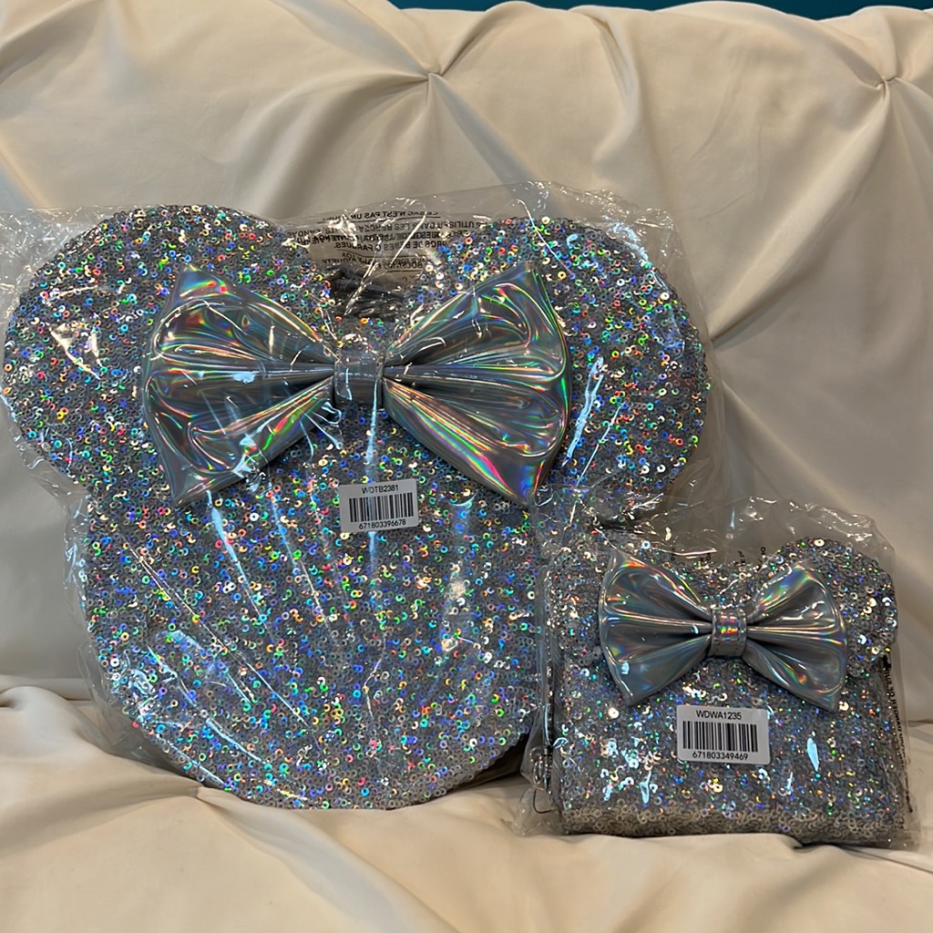 Loungefly X Disney Silver Holographic Minnie Mouse Sequin Crossbody & Wallet Nwt